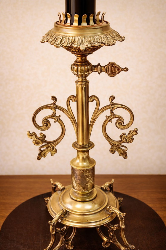 Image 1 of Antieke lamp van messing en gegraveerd glas – elegantie uit de Belle Époque.