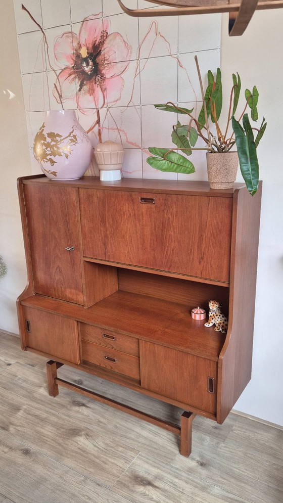 Image 1 of Armario alto antiguo