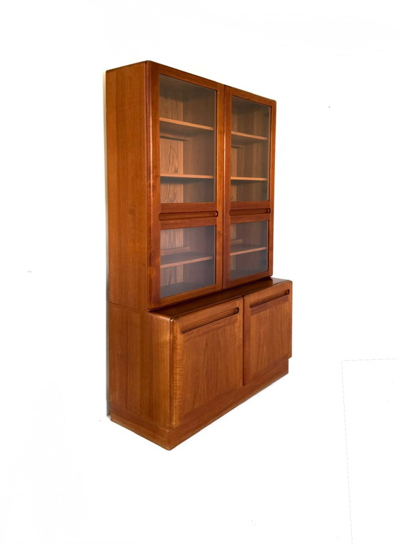 Vitrine vintage illuminée en teck, Dyrlund ‘70, Verre, Bois, Marron (photo 2 sur 15)