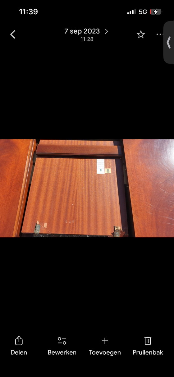 Image 1 of Heldense mahogany dining table