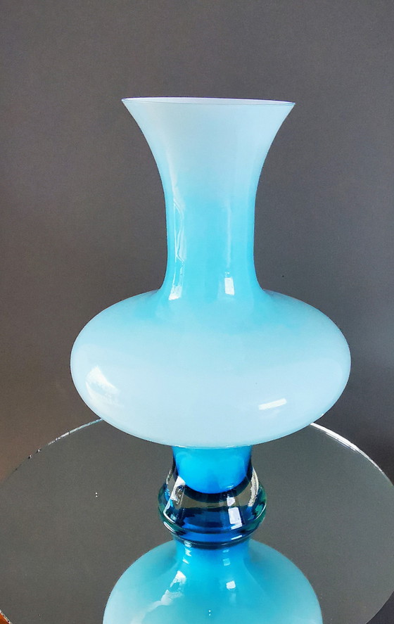 Image 1 of Verre Empoli Italie Toscane, années 1960, vase bleu clair