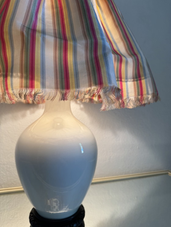 Image 1 of Große Lampe aus Porzellan und Seidentaft
