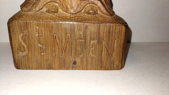 Image 1 of Statuetta antica vintage in legno massello intagliato dell'abate St Méen / anni '50