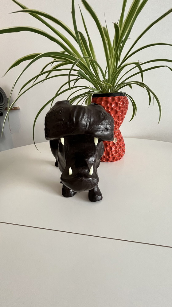 Image 1 of Set di due statue di animali vintage in pelle - Ippopotamo e Rinoceronte - nello stile di Omersa