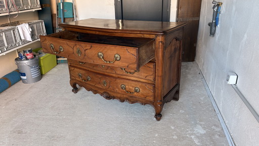 Elegant Louis XV style chest of drawers in solid cherry wood