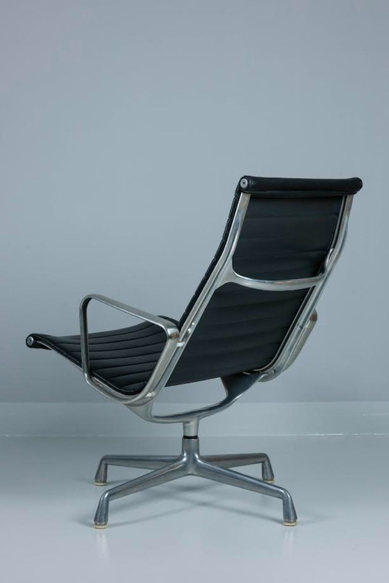 Image 1 of Eames fauteuil