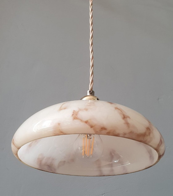 Image 1 of Suspension vintage en verre opalin de style Art déco