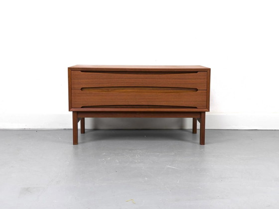 Teak Lowboard mit Schubladen, 1960er Jahre – Kommoden, Mid Century Modern (photo 15 of 15)