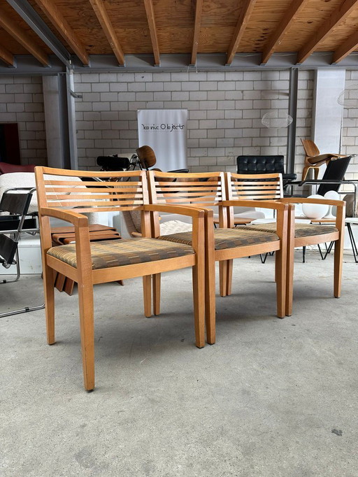 Silla Knoll International Ricchio de Linda y Joseph Ricchio