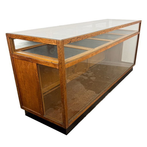 Grote vintage eikenhouten winkelvitrine