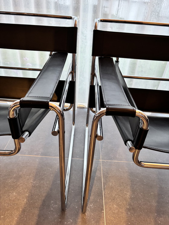 Image 1 of Deux belles chaises vintage Wassily de Marcel Breuer