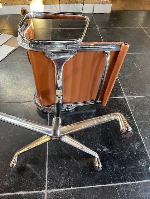 Image 1 of Vitra Eames EA 108