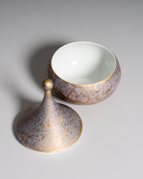 Image 1 of Helmut Drexler per Rosenthal - Gruppo scultoreo di cinque vasi in porcellana - Serie Goldfeuer in grigio lilla e oro