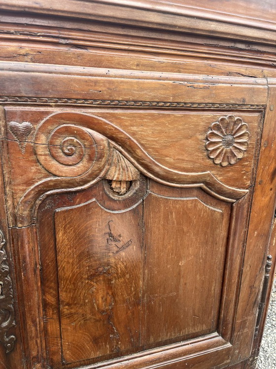 Großes antikes französisches Holzbuffet Normandie – Buffetschränke, Wood (photo 12 of 14)