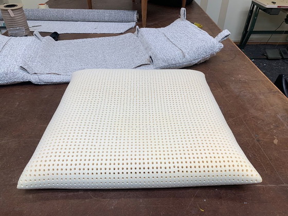 Image 1 of Flauschig & funktionell - Original Eric Merthen Sessel aus weißem Mischbouclé