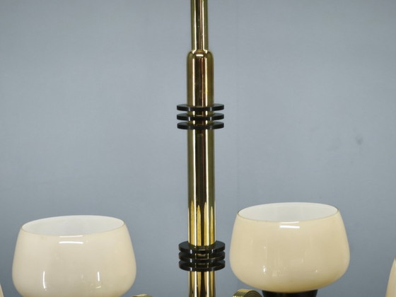 Image 1 of Lustre italien en laiton avec abat-jour en verre opalin, années 1950