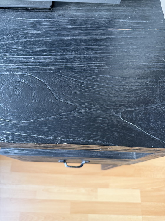 Image 1 of Black Desk “debe vivir” Black Panther