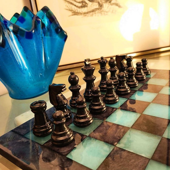 Image 1 of Jeu d'échecs de luxe vintage des années 1970 en véritable albâtre de Volterra sculpté à la main - Noir et bleu ciel - Fabriqué e