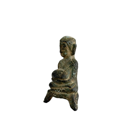 Statuetta votiva antica in bronzo del Buddha – Thailandia, tradizione Ayutthaya, XVIII-XIX secolo – Sculture (photo 6 of 9)