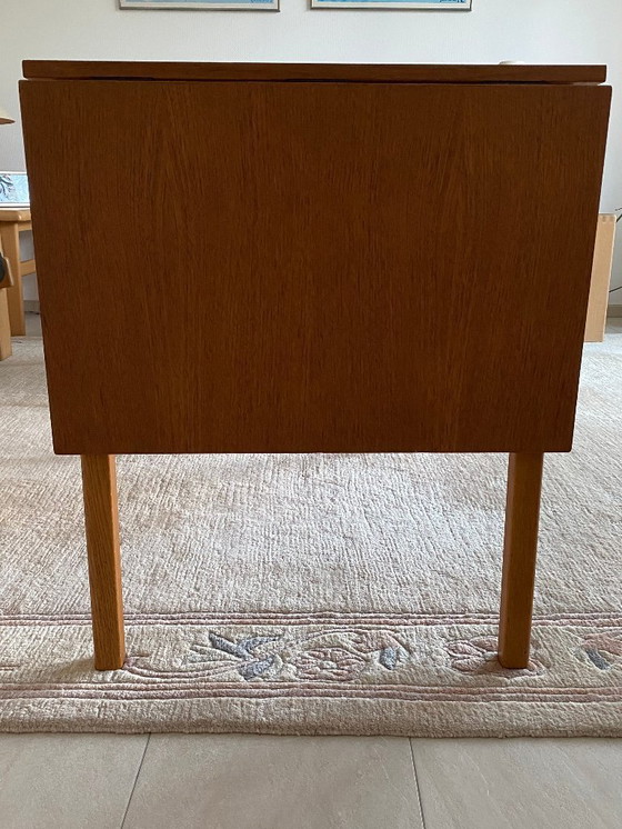 Image 1 of Scrivania svedese di metà secolo in legno di teak