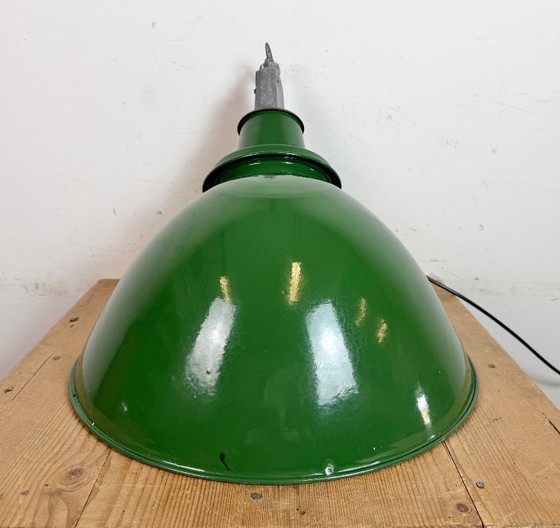 Image 1 of Grote industriële Britse groene emaille fabriekshanglamp van Benjamin, jaren 60