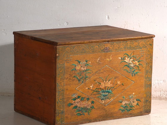 Antieke Chinese beschilderde kist van iepenhout – China, circa 1900 – Opbergkast (photo 2 of 40)