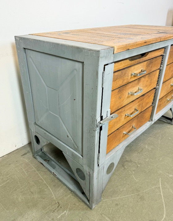 Image 1 of Cassettiera industriale grigia vintage, anni '60