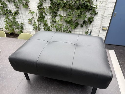 Montel Hocker | Poef | Zwart Leer – hockers en poefs, Leather