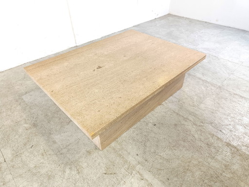 Table basse vintage en travertin