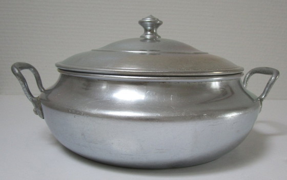 Image 1 of zwei Tournus-Suppenterrinen aus Aluminium, Mitte des 20. Jahrhunderts