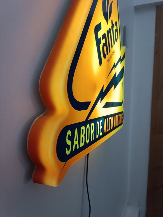 Letrero luminoso original de 60 cm Fanta Marca Reg 1999 – Decoración de pared, Plexiglass (photo 6 of 8)