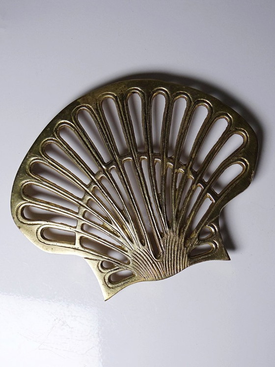 Image 1 of Dessous De Plat Vintage Style Art Nouveau, Coquillage, St Jacques Laiton Ajouré