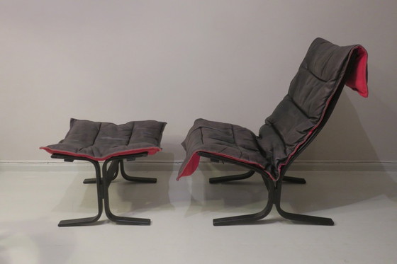 Image 1 of Poltrona in pelle patinata con poggiapiedi di metà secolo di Westnofa, Norvegia, anni '60