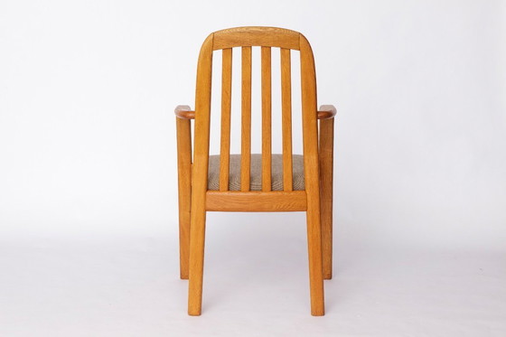 Image 1 of 4 Poltrone Dyrlund vintage in quercia, anni '70 | Sedie da pranzo danesi di metà secolo, rivestimento grigio chiaro | 5 disponib