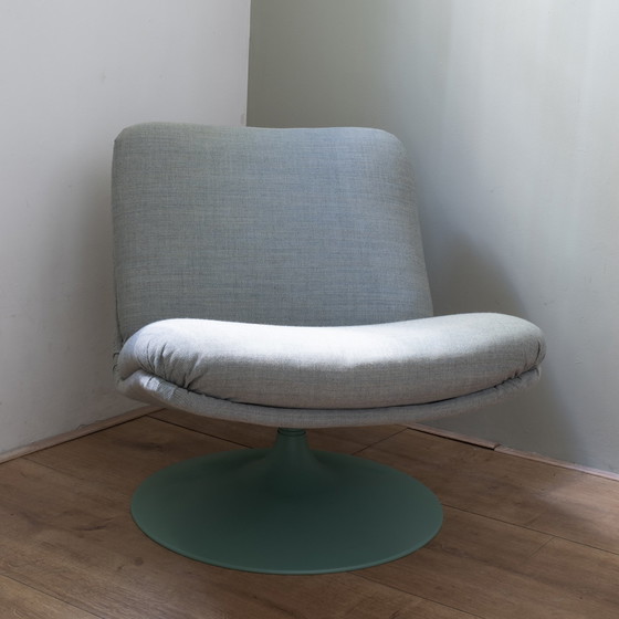 Image 1 of Fauteuil Artifort F504 remis à neuf avec Kvadrat Remix