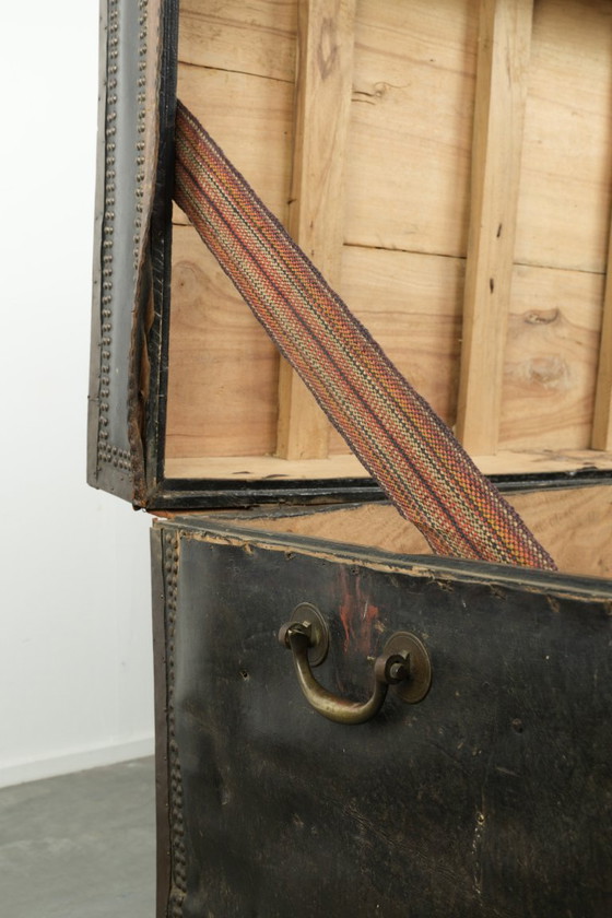 Characterful antique Chinese chest from the 19th century with a beautiful patina, finished with decorative (photo 13 of 14)