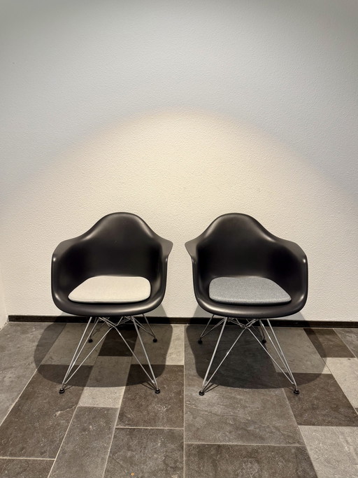 2x Vitra Eames DAR