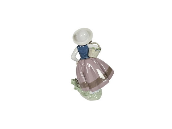 Image 1 of Lladro - « Doux parfum » - Espagne - porcelaine - 1983 - signé