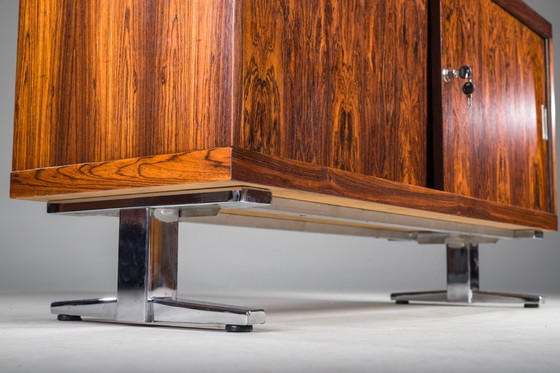 Image 1 of  Credenza di metà secolo in legno impiallacciato Palisander con gambe cromate, 1960