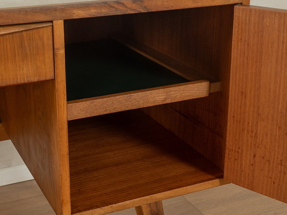 Image 1 of Bureau indépendant des années 1950