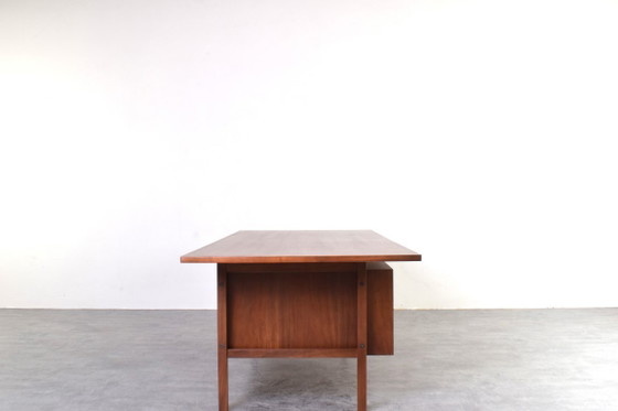 Mid-Century Large American Walnut Executive Desk – Wood (photo 2 of 18)