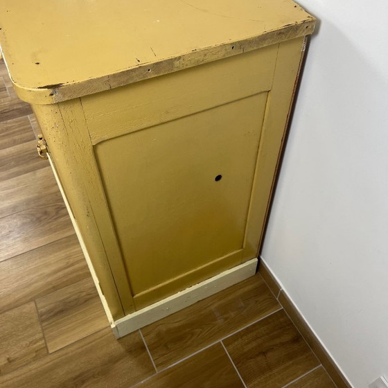 Image 1 of Antiek botergeel keukendressoir, eind 19e - begin 20e eeuw