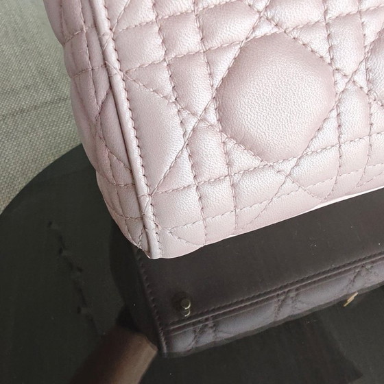 Image 1 of DIOR LADY MINI - PELLE DI AGNELLO CANNAGE ROSA CHIARO CON FERRAMENTA A CATENA