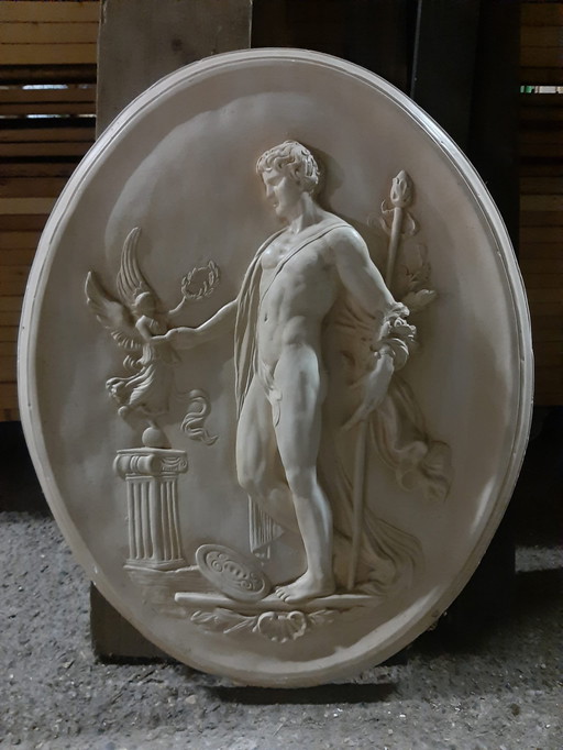 Klassieke wanddecoratie – reliëfs met mythologisch tafereel – ±15 cm dik – gebruikt