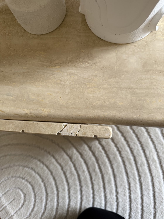 Image 1 of Splendido tavolino da caffè originale in travertino di Angelo Mangiarotti.