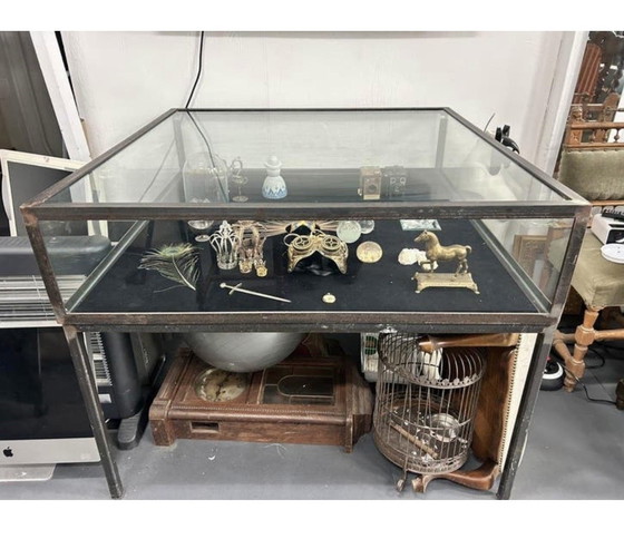 Image 1 of Schöne Vitrine aus Glas und Stahl