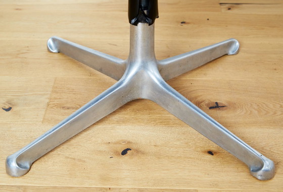 Image 1 of Silla giratoria Osvaldo Borsani P125 para Tecno Milano