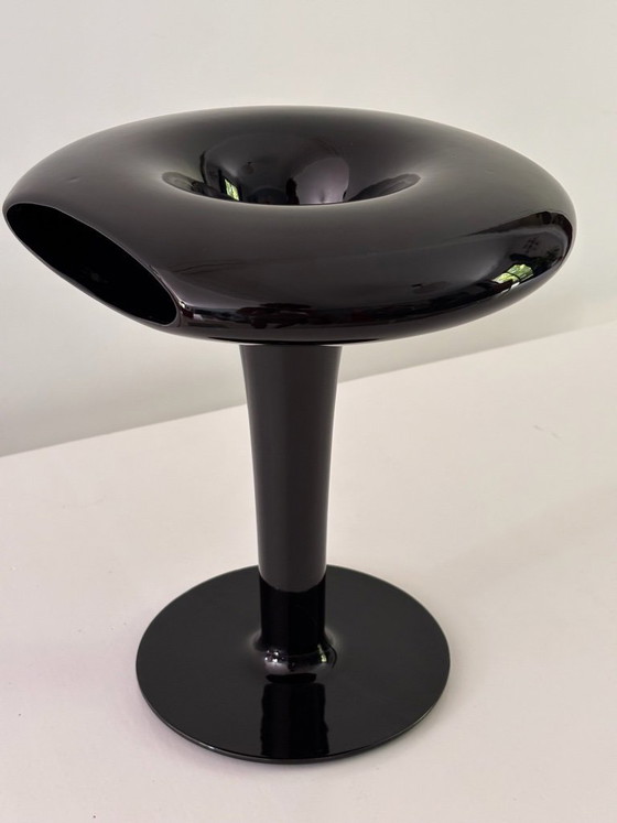 Image 1 of Marc Newson Sci-Fi vaas voor Cor Unum, 1993, zwart geglazuurd keramiek, gesigneerd, zeldzaam