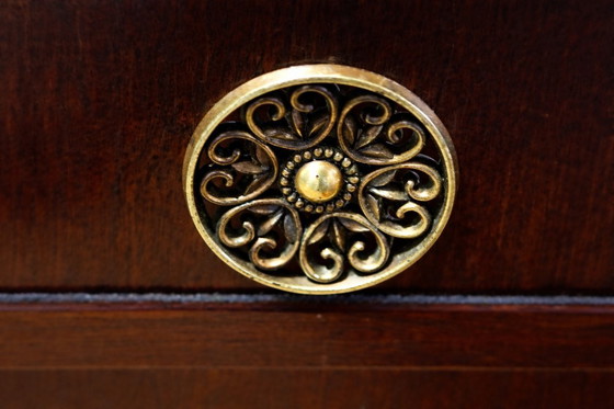 Image 1 of Tavolino laterale laccato vintage con piano in vetro