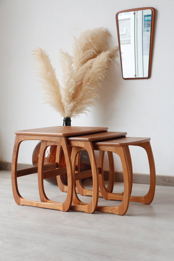 Image 1 of Tables Gigognes Vintage en Teck – Design Années 60 | Meubles Nathan